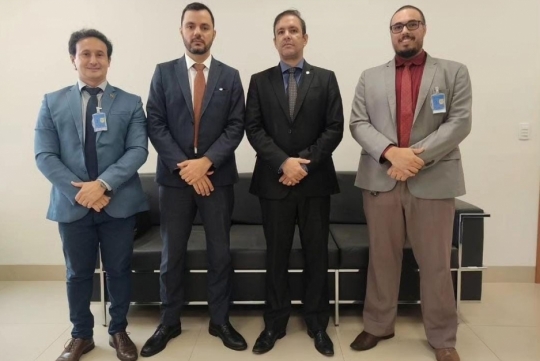 O Presidente do SINDOJUS TOCANTINS, Hugo Corrêa, acompanhado do assessor jurídico do sindicato, Advogado Dr. Augusto Ranzi, se reuniu com os Delegados de Polícia Federal Dr. Pedro Ivo e Dr. Max Ribeiro.