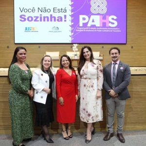 O presidente do SINDOJUS TOCANTINS, Hugo Corrêa, e a Diretora Financeira, Janete Gomes, prestigiaram a solenidade de lançamento do Programa de Proteção, Acolhimento Humanizado e Solidário às Mulheres do Poder Judiciário do Tocantins (PAHS).