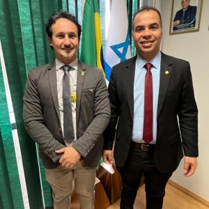 O presidente do SINDOJUS TOCANTINS reforça convite ao Deputado Federal Filipe Martins para a Sessão Solene em homenagem ao Dia Nacional do Oficial de Justiça.