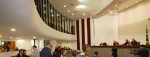 Parlamento mantém veto do Governador em reajuste do TJTO