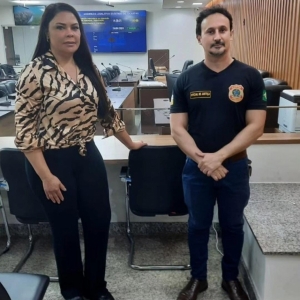 Presidente Hugo Corrêa e Diretora Financeira Janete Gomes estiveram no Plenarinho da ALETO.