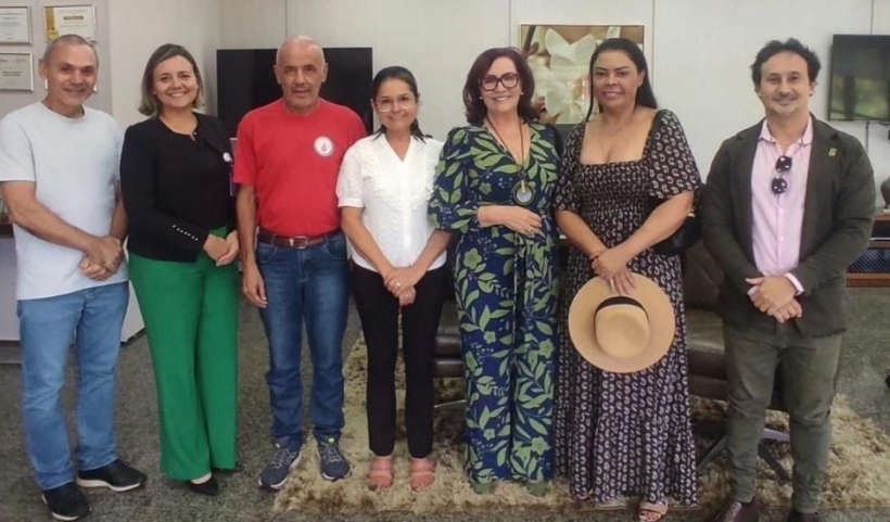 Representantes do SINDOJUS TOCANTINS e do SINSJUSTO estiveram nessa quinta-feira (14/03) no Tribunal de Justiça, com a presidente desembargadora Etelvina Sampaio e a diretora-geral Ana Carina Souto.