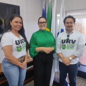 O presidente do SINDOJUS TOCANTINS, Hugo Corrêa, e a diretora financeira Janete Forma foram recebidos pela presidente do TJ-TO, desembargadora Etelvina Sampaio.